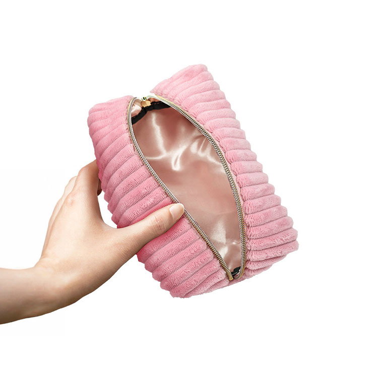 Adam & Eve Eve's plush storage bag with microfibre exterior, satin lining and zip closure